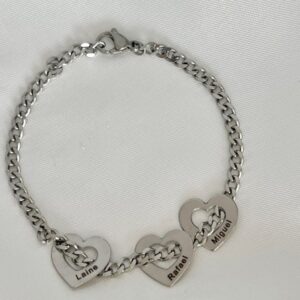 PULSEIRA GRUMET EM AÇO CORAÇÕES COM NOME