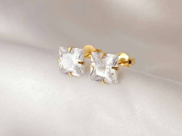 BRINCO ZIRCONIA QUADRADO BANHADO A OURO