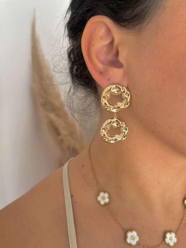BRINCO ESFERA MARTELADO BANHADO A OURO