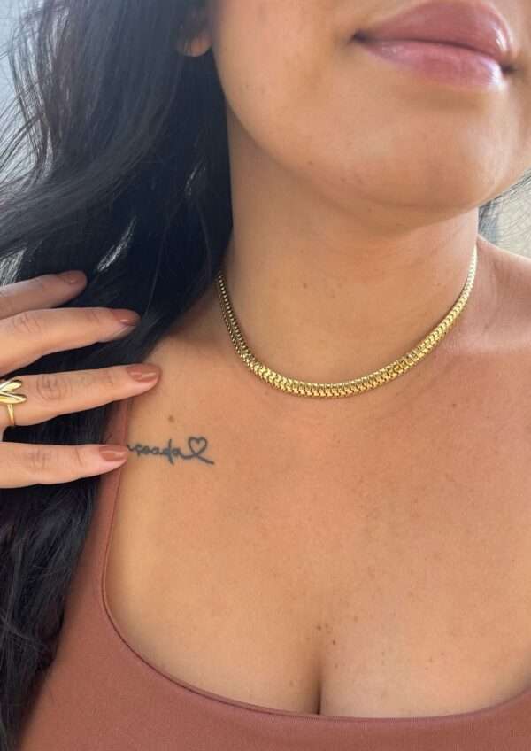 CHOCKER MALHA SNACK BANHADA A OURO - Imagem 3
