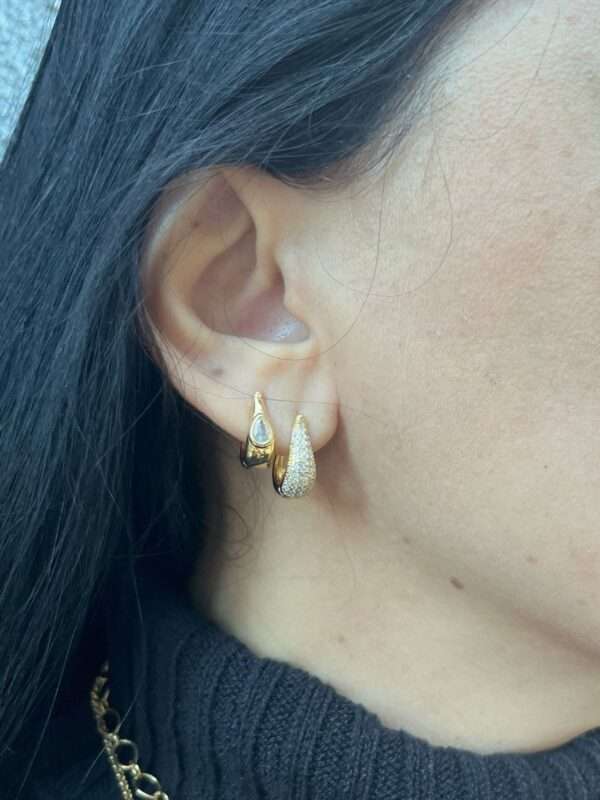 ARGOLINHA GOTA PEQUENA COM DETALHE EM ZIRCONIA SEMIJOIA - Imagem 3