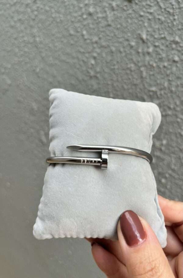 BRACELETE PREGO DE AÇO INSPIRAÇÃO VIRGINIA