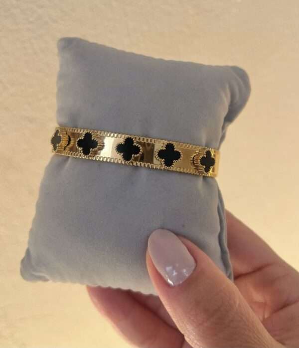 BRACELETE TREVO EM AÇO DOURADO - Imagem 2