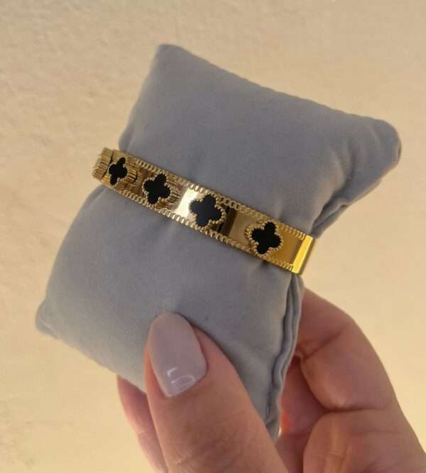 BRACELETE TREVO EM AÇO DOURADO - Imagem 3