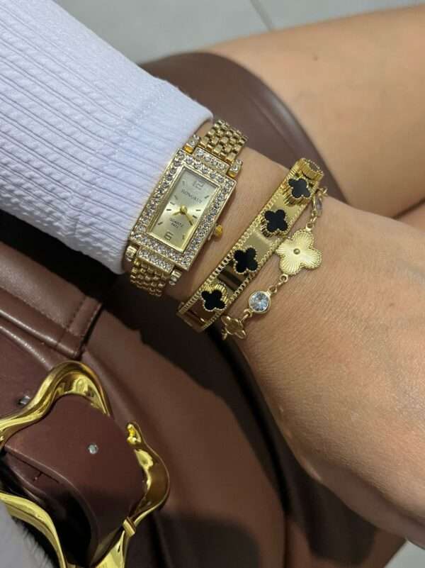 BRACELETE TREVO EM AÇO DOURADO