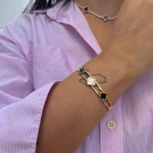 BRACELETE EM AÇO TREVOS BRANCO E PRETO INSPIRAÇÃO VIRGINIA
