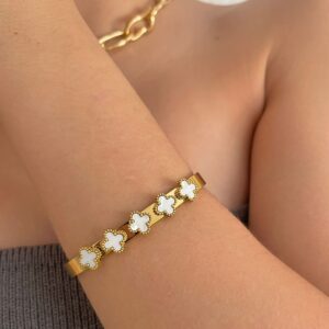 BRACELETE AÇO DOURADO TREVOS BRANCO
