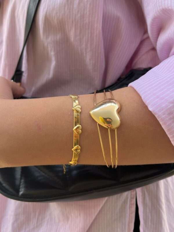 BRACELETE CORAÇÕES FOLHEADO A OURO